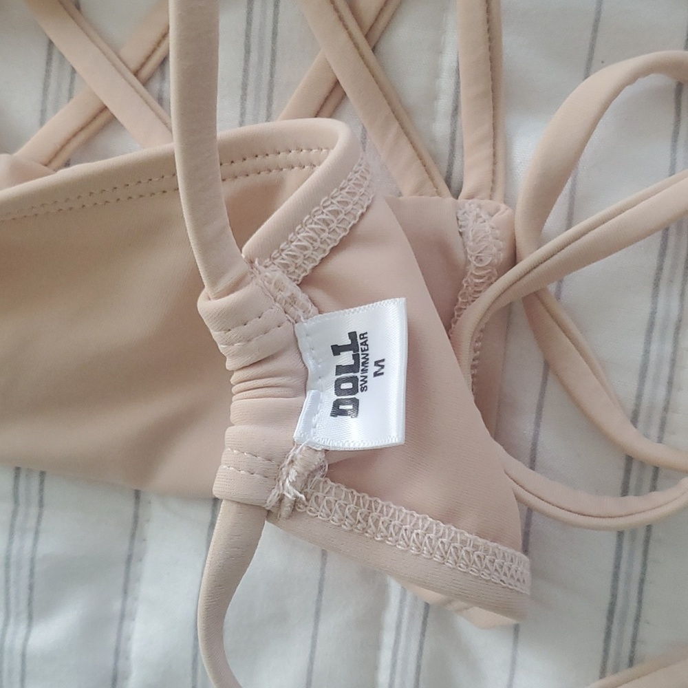 Bikini - Picture 4 of 4